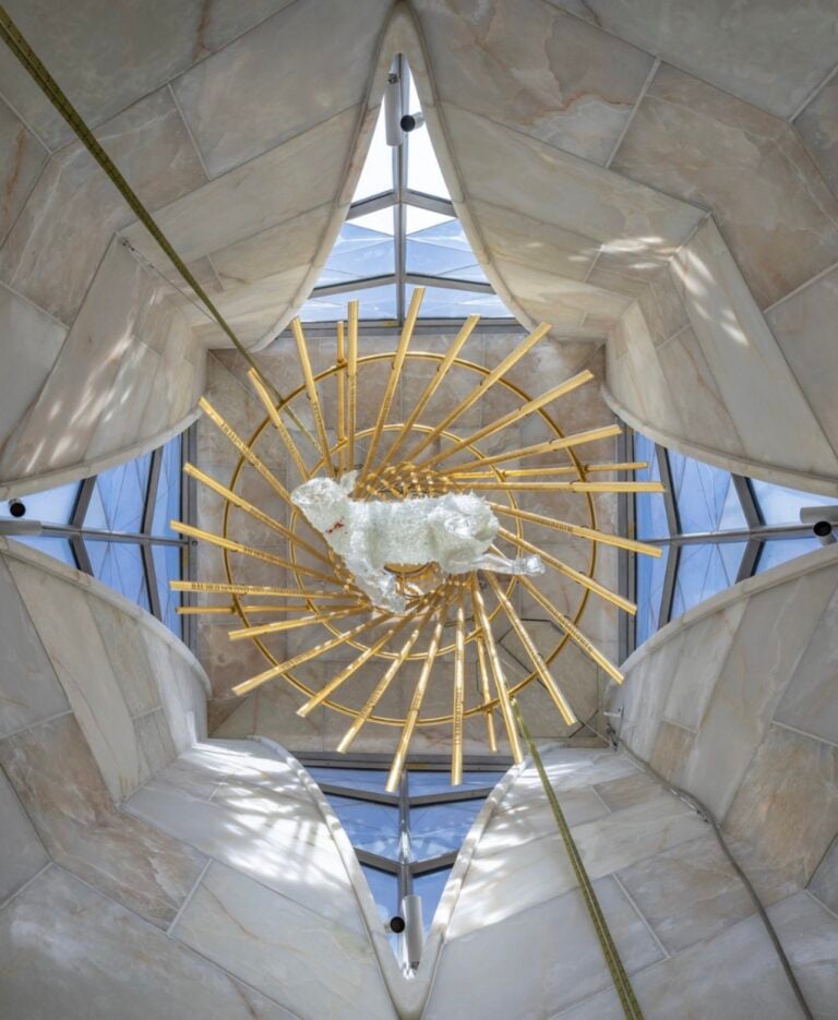 L'Agnus Dei della Sagrada Familia realizzato dall'artista italiano Andrea Mastrovito