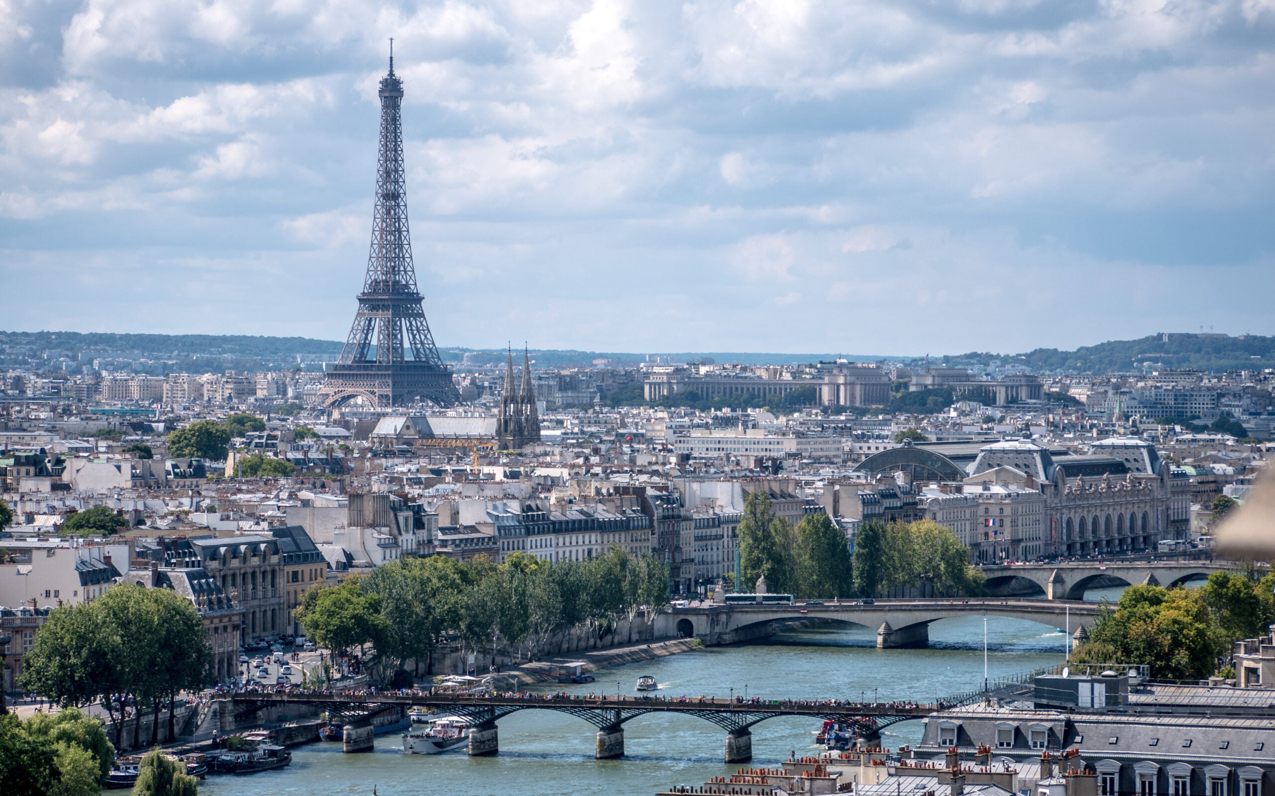 https://www.artribune.com/wp-content/uploads/2026/06/latoureiffelvuedelatoursaint-jacquesparisaout20142-scaled.jpg