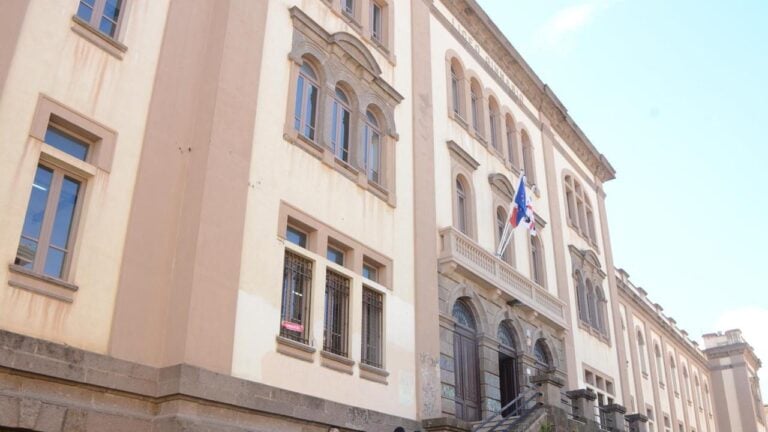 Liceo Azuni, esterno
