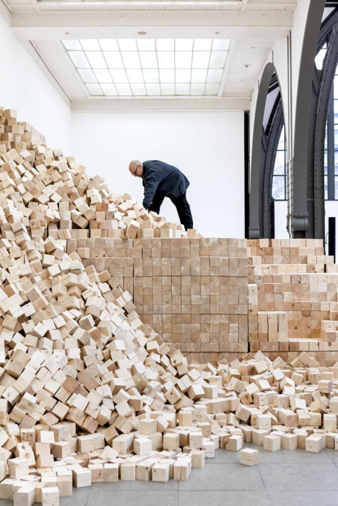 Lina Lapelytė. We Make Years Out of Hours, exhibition view Hamburger Bahnhof &ndash; Nationalgalerie der Gegenwart, Berlin, 2026 &copy; Lina Lapelytė. VG Bild-Kunst, Bonn 2026. photo: Staatliche Museen zu Berlin, Nationalgalerie / Laura Fiorio 