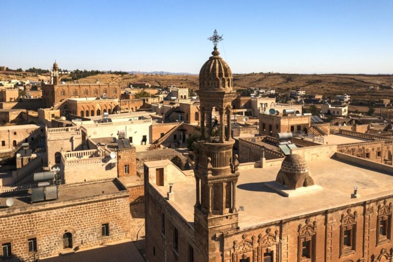 La Mesopotamia incontra l’arte contemporanea: arriva la settima Biennale di Mardin 