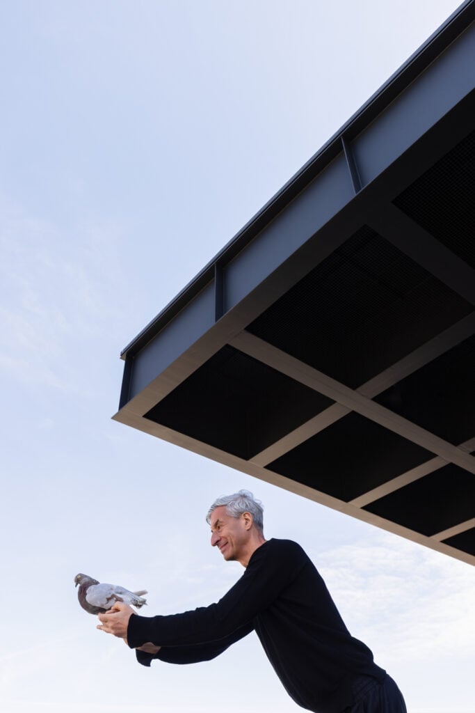 Maurizio Cattelan, Neue Nationalgalerie ph Ivan Erofeev