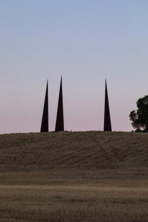 Tra spiagge, vigneti e angoli remoti una manifestazione da 8 anni porta l’arte in giro per la Maremma 