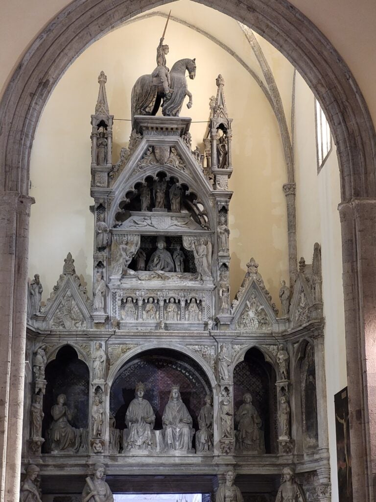 Nella Chiesa di San Giovanni a Carbonara, Napoli