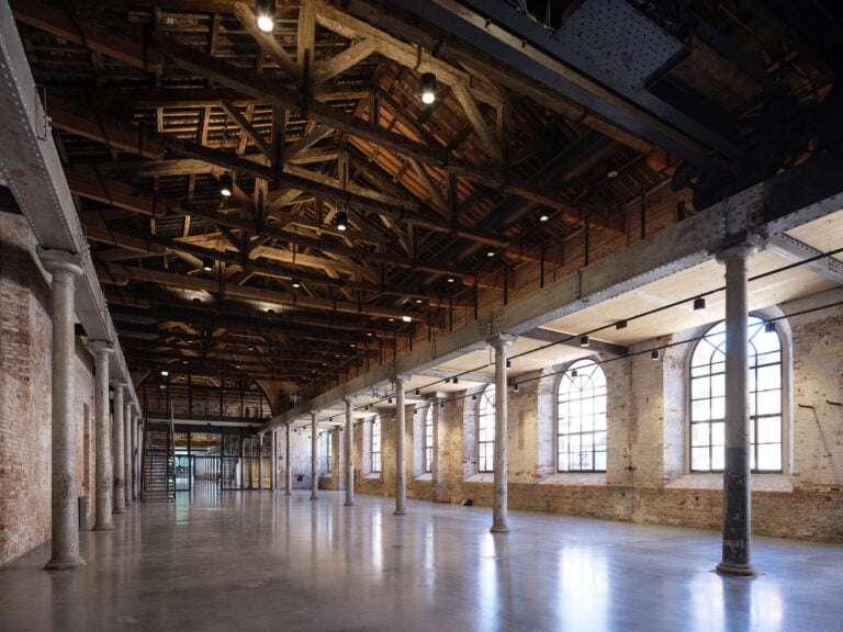 La nuova sede dell'Archivio Storico della Biennale di Venezia all'Arsenale. Photo Andrea Avezz&ugrave;