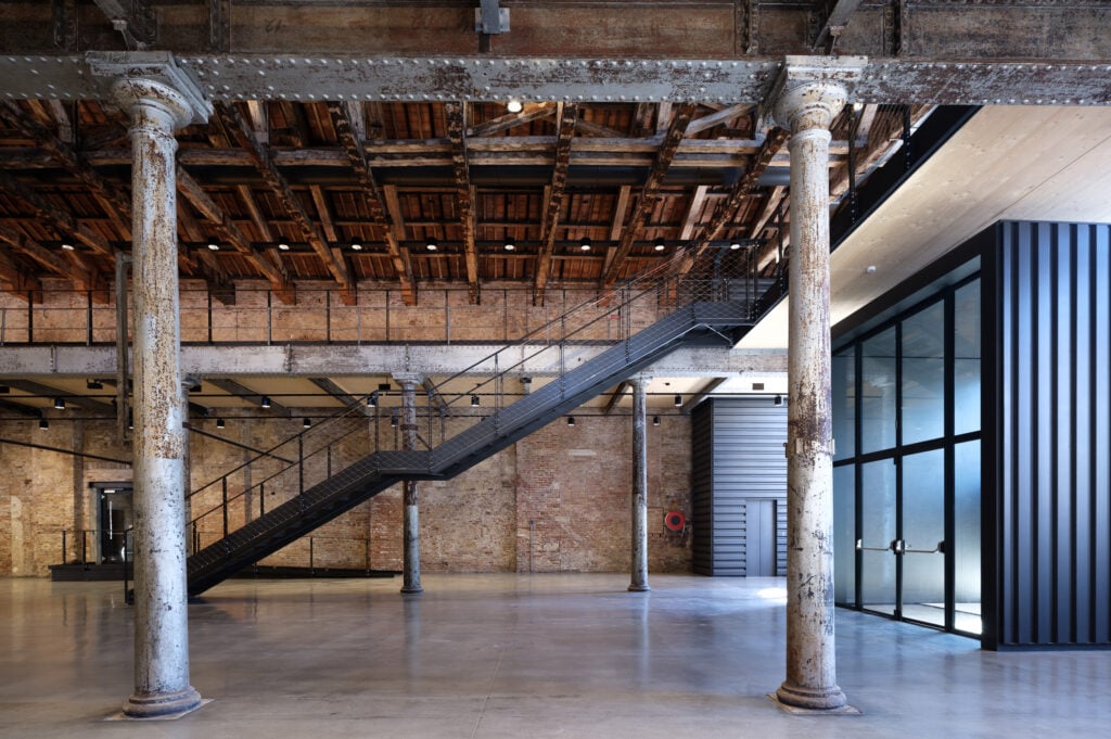 La nuova sede dell'Archivio Storico della Biennale di Venezia all'Arsenale. Photo Andrea Avezz&ugrave;
