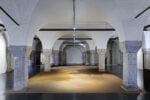 Alessandro Piangiamore, La Chair des choses (Dans la poussière, les abeilles et le pétrole font la lumière) Veduta della mostra presso il Centre d'art contemporain La Halle des bouchers, Vienne