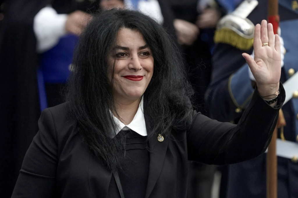È morta Marjane Satrapi, la fumettista iraniana autrice di “Persepolis”