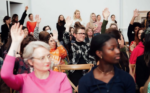 Le donne abbandonano il lavoro nell’arte (e se non lo hanno fatto, lo faranno presto)
