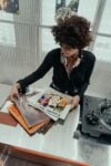 Un collettivo di exhibition designer progetta spazi per eventi musicali e mostre d&rsquo;arte a Milano. L&rsquo;intervista
