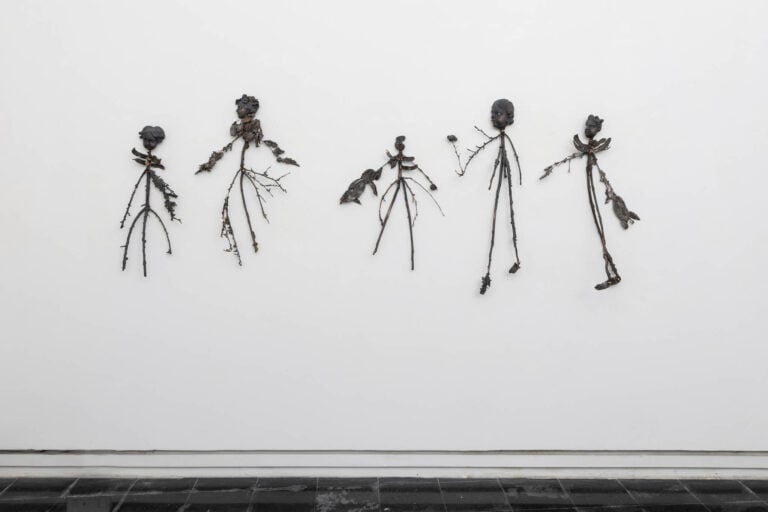 Installation view della mostra &ldquo;Le 3:17&rdquo; di Lucia Leuci presso la Galleria Eugenia Delfini, Roma, 9 maggio &ndash; 4 luglio, 2026. Foto di Giorgio Benni. Courtesy l&rsquo;artista e Galleria Eugenia Delfini