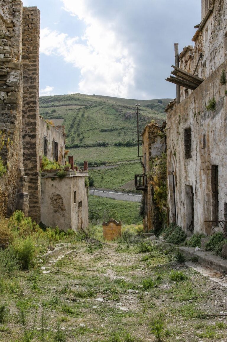 Arte, sisma e rigenerazione: l&rsquo;esempio di Poggioreale antica e di Gibellina&nbsp;