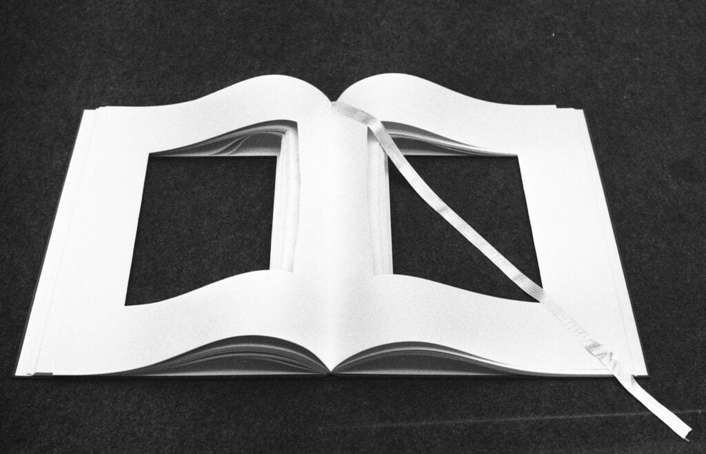 Vincenzo Agnetti, Libro dimenticato a memoria, Vitalità del negativo, 1970. Photo Aldo Spinelli