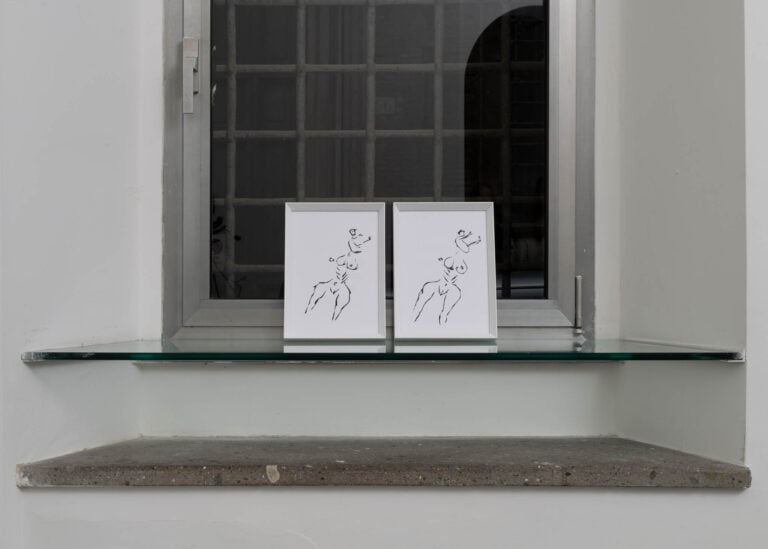 Installation view della mostra &ldquo;Le 3:17&rdquo; di Lucia Leuci presso la Galleria Eugenia Delfini, Roma, 9 maggio &ndash; 4 luglio, 2026. Foto di Giorgio Benni. Courtesy l&rsquo;artista e Galleria Eugenia Delfini