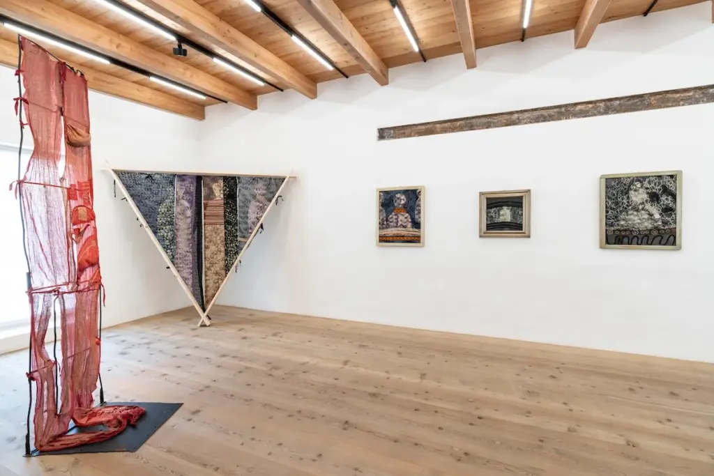 Mariuccia Secol Unraveling, Installation view, Muzeum Such, 2026. Crediti Muzeum Susch, Art Stations Foundation; ph.Federico Sette