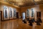 Veduta della mostra "Idoli Pedemontani" di Denis Riva