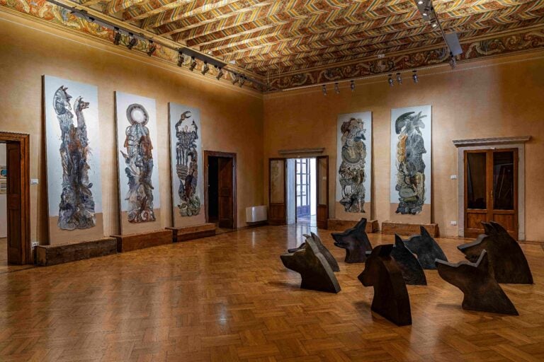 Veduta della mostra "Idoli Pedemontani" di Denis Riva