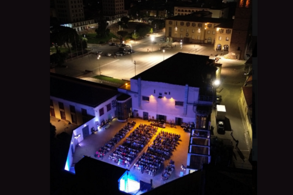 Guida ai festival culturali in Italia di fine luglio 2026: ARTEPARCO, Carta Carbonia, Vox Marmoris, Jazz Open, Gran Paradiso Film, Demanio Marittimo
