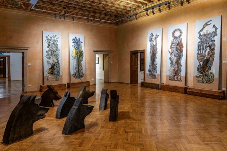 Veduta della mostra "Idoli Pedemontani" di Denis Riva