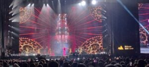 Robbie Williams conquista il BBK Live a Bilbao: show strabiliante tra hit, confessioni e rinascita