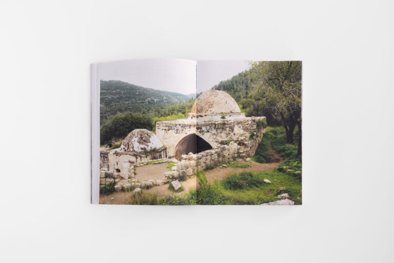 Il libro fotografico "The Erasure of Palestine"