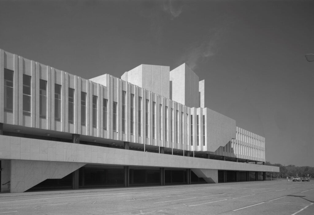 Finlandia Hall, 19621967&ndash;75. Fa&ccedil;ade. Photo Kari Hakli &copy; Alvar Aalto Foundation.