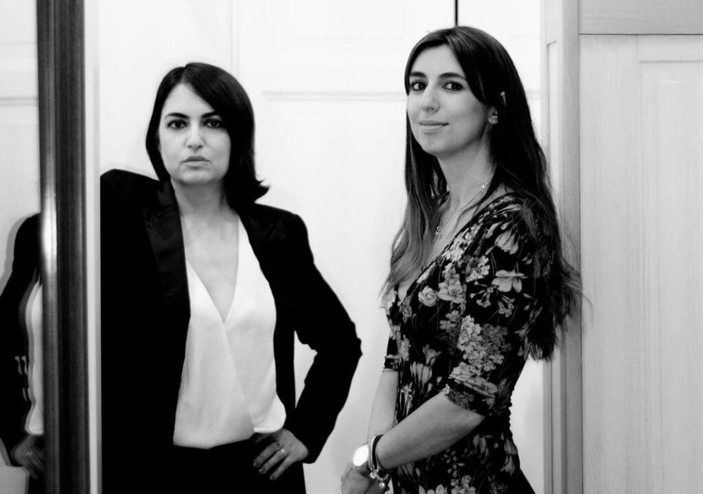 Ritratto di Alessandra e Arianna Mortelliti, nipoti di Andrea Camilleri
