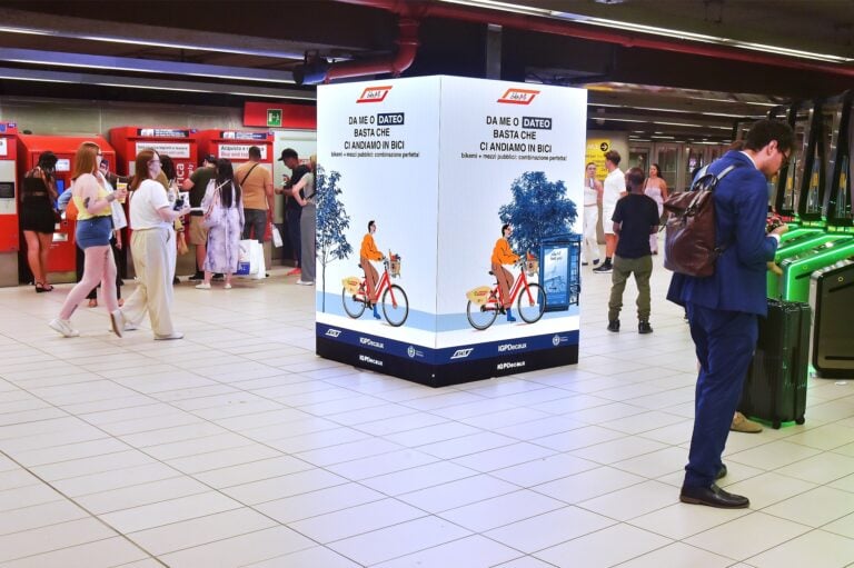IGPDecaux bikeMi Hype Metro M1 Duomo Milano