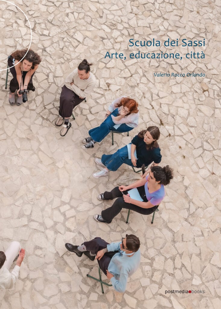 Copertina di "Scuola dei Sassi. Arte, educazione, citt&agrave;" di Valerio Rocco Orlando