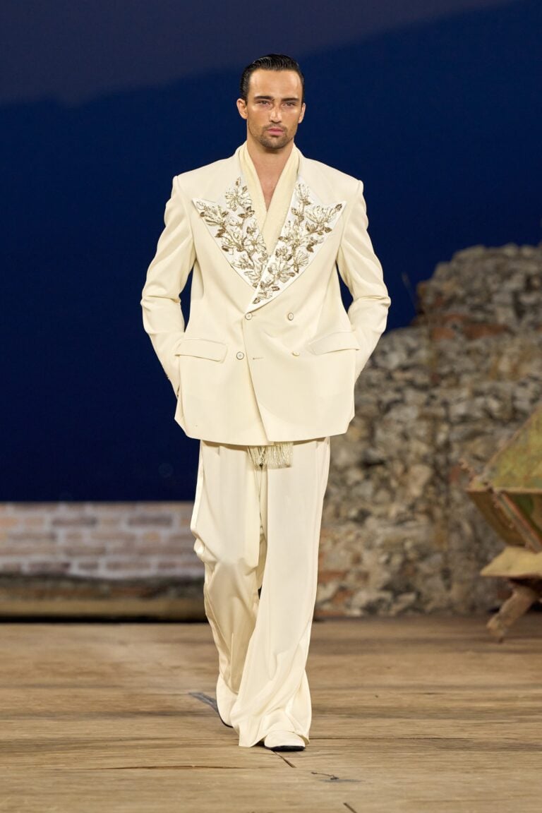 Dolce&Gabbana in Sicilia sfilano a Taormina e Giarre: abiti e gioielli come opere d&rsquo;arte