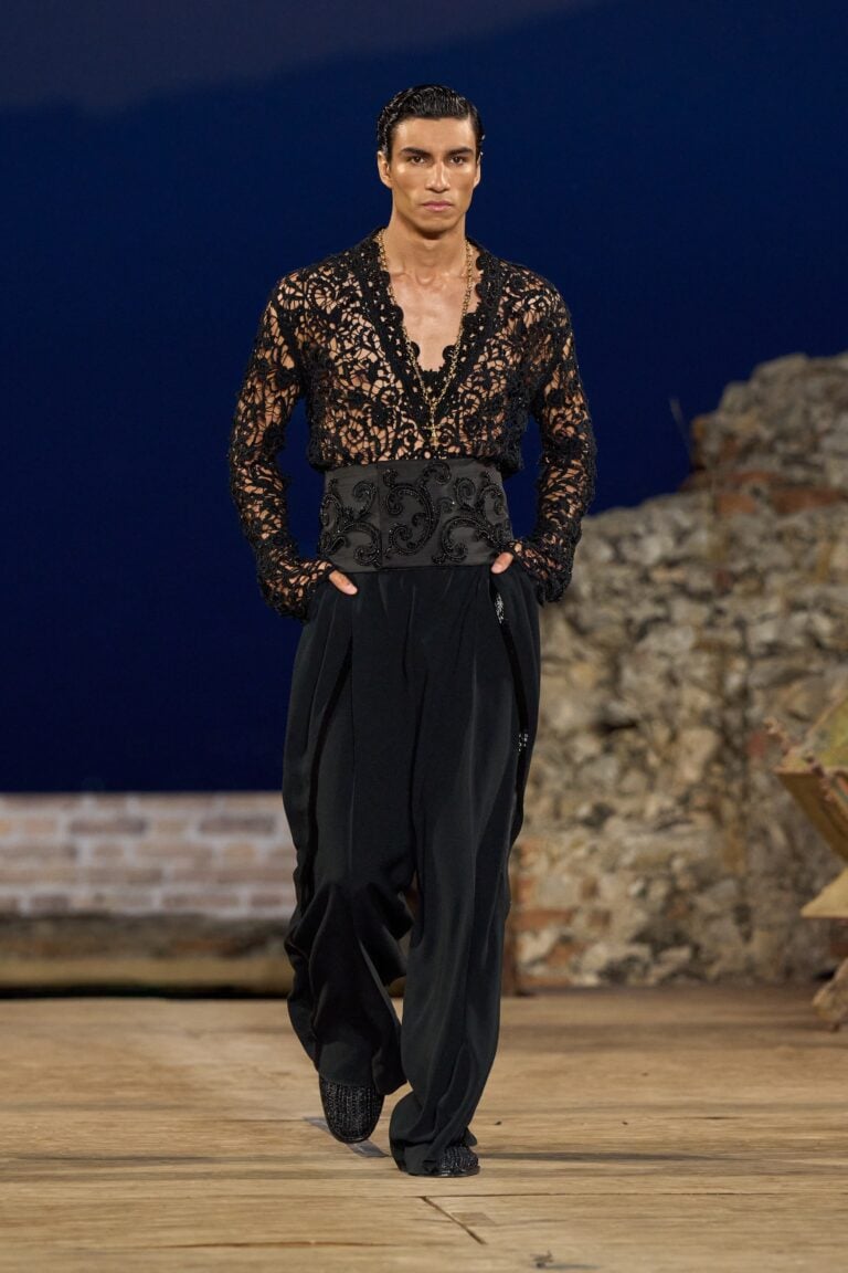 Dolce&Gabbana in Sicilia sfilano a Taormina e Giarre: abiti e gioielli come opere d&rsquo;arte
