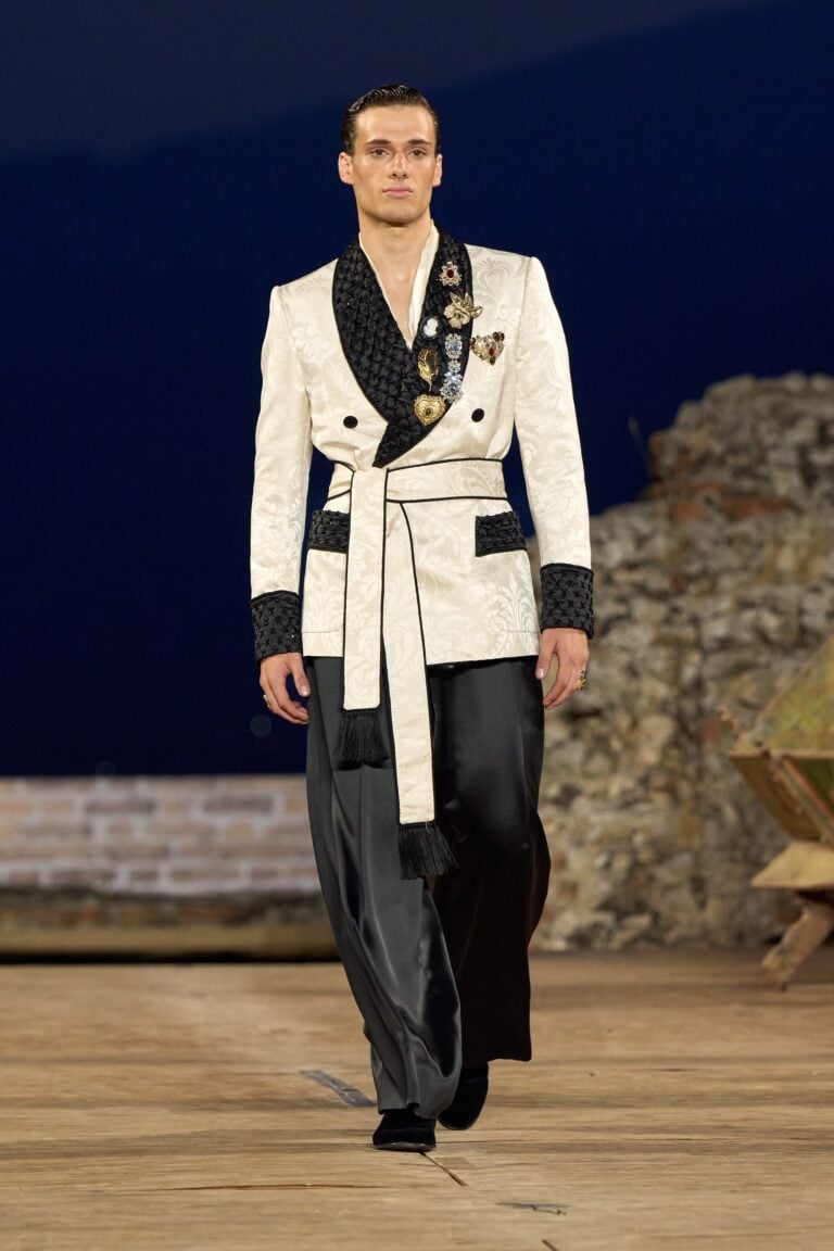 Dolce&Gabbana in Sicilia sfilano a Taormina e Giarre: abiti e gioielli come opere d&rsquo;arte