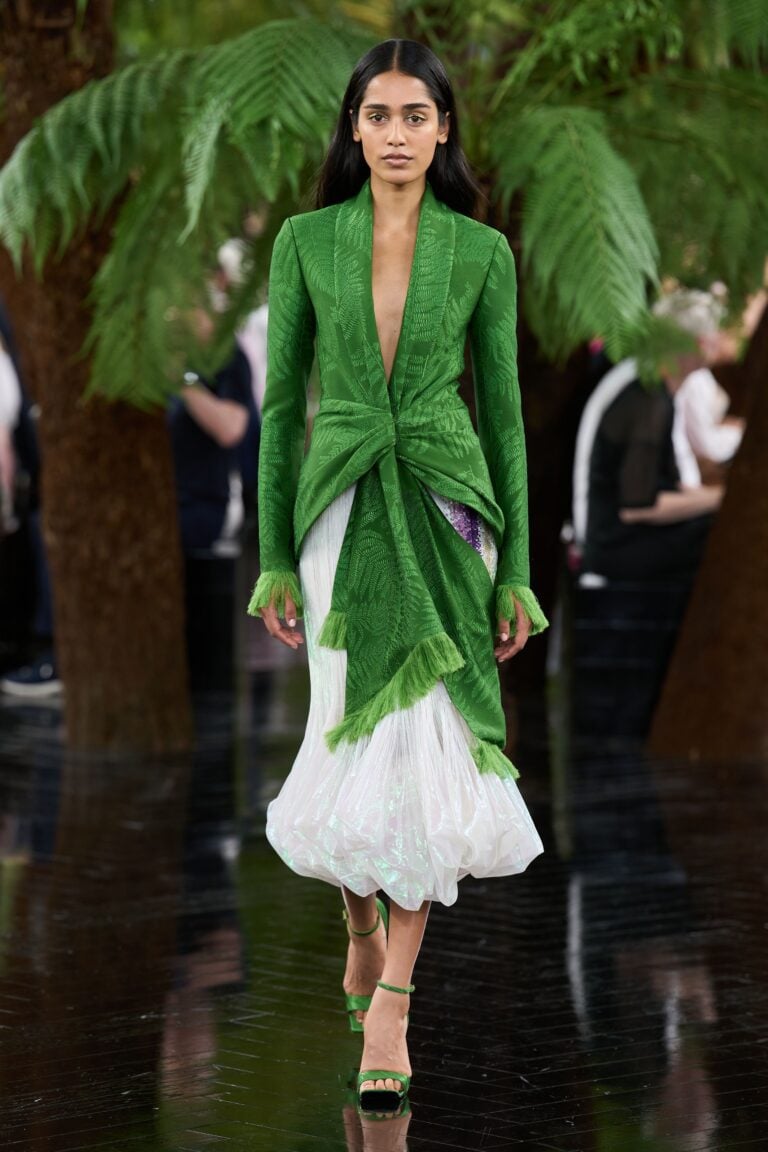 Alle sfilate di Parigi &egrave; andata in scena la forma pi&ugrave; nobile della moda: quella tra arte e storia&nbsp;