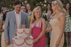 Perché le serie tv di Hollywood tornano alle origini dei personaggi? Da Elle Woods a Mercoledì
