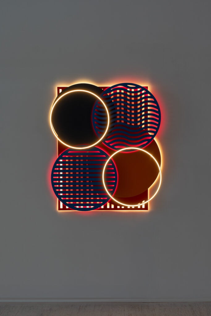 Installation view della mostra "Spaced Out" di Erik Saglia alla galleria Thomas Brambilla di Bergamo. Courtesy the artist and Thomas Brambilla. Ph: Gabriele Abruzzese