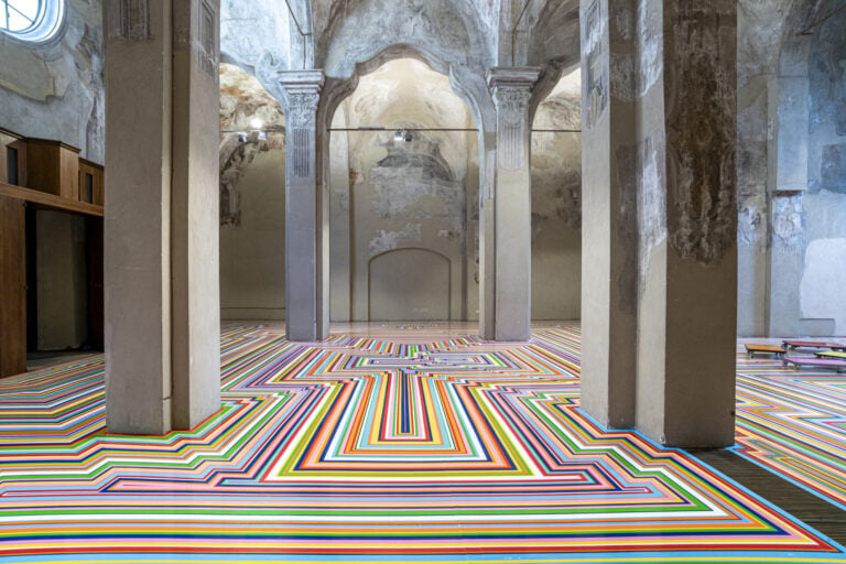 Turner: l&rsquo;incanto del lago di Como e del paesaggio italiano, Jim Lambie, Feeling Colour San Pietro in Atrio, 2026, courtesy Comune di Como, Installation View