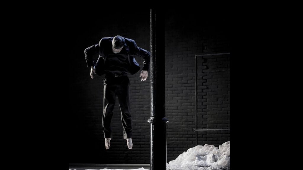 Giovanni Di Cicco, Blaubart Blue, Teatro dell'Archivolto 2016, Photo Giulia Ferrando