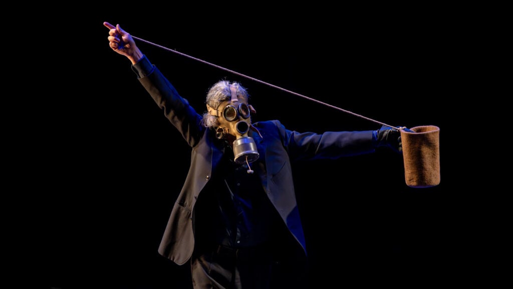 Giovanni Di Cicco, Chi sopravvive fa i saluti, Rassegna REC, Fondazione Luzzati[]Teatro della Tosse, 2026 Photo Donato Aquaro