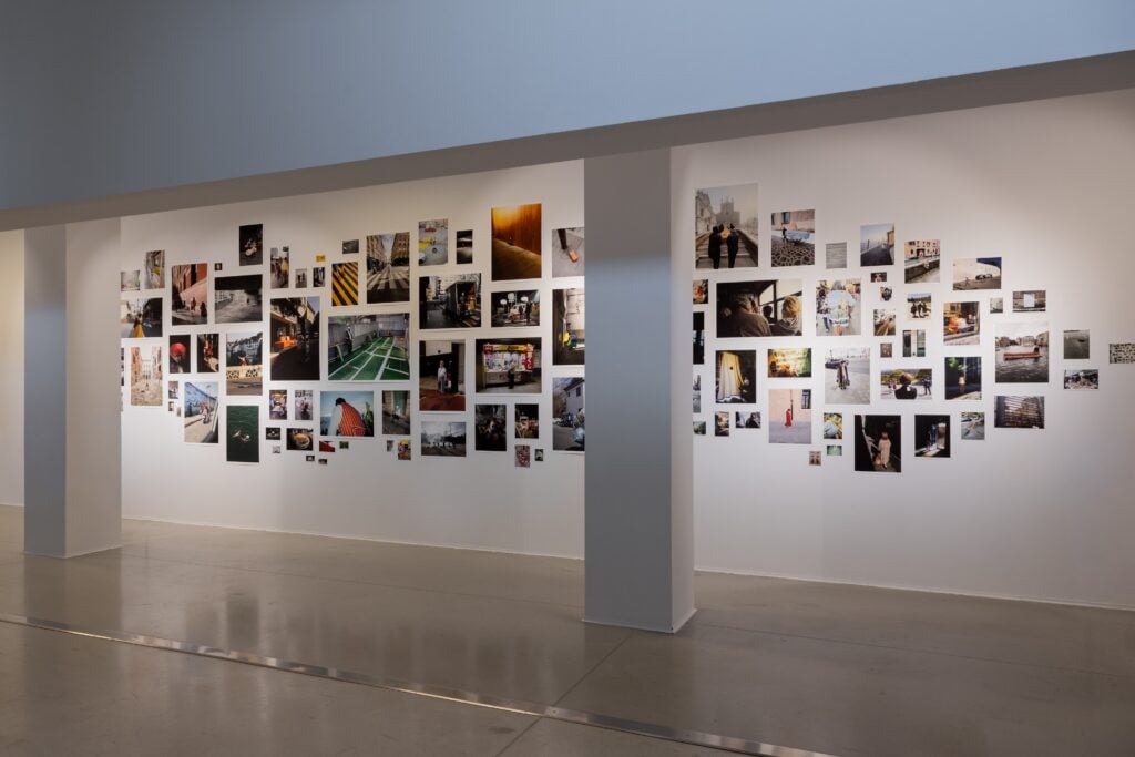 Tra luce e corpo. L’inedita ricerca fotografica di Ila Bêka è in mostra a Trieste 
