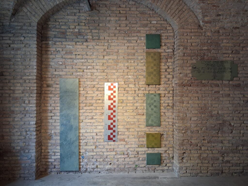 Installation view della mostra "RVO. Luca Di Luzio ed Edoardo Servadio" da SUPERNOVA a Roma