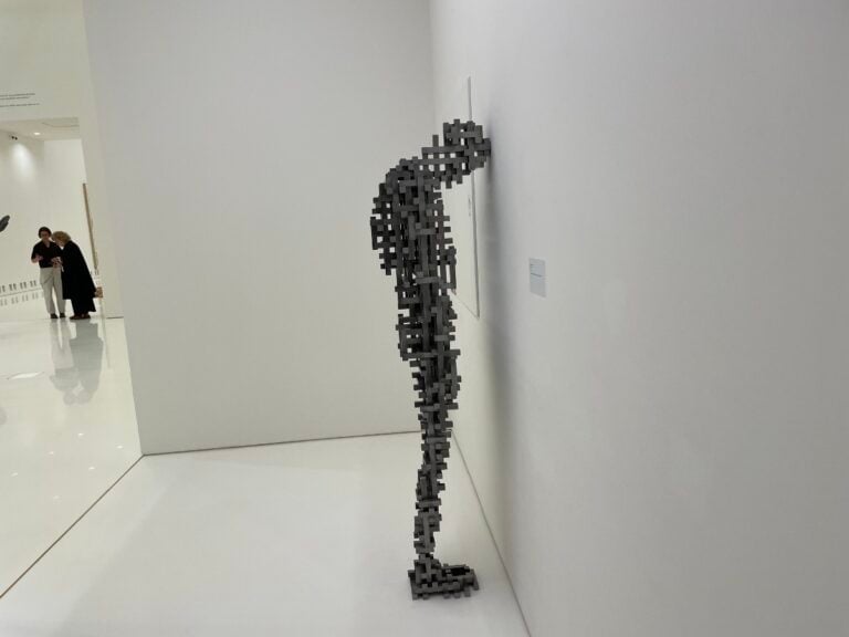 La mostra &ldquo;Geestgrond&rdquo; di Antony Gormley al KMSKA di Anversa, photo Claudia Giraud
