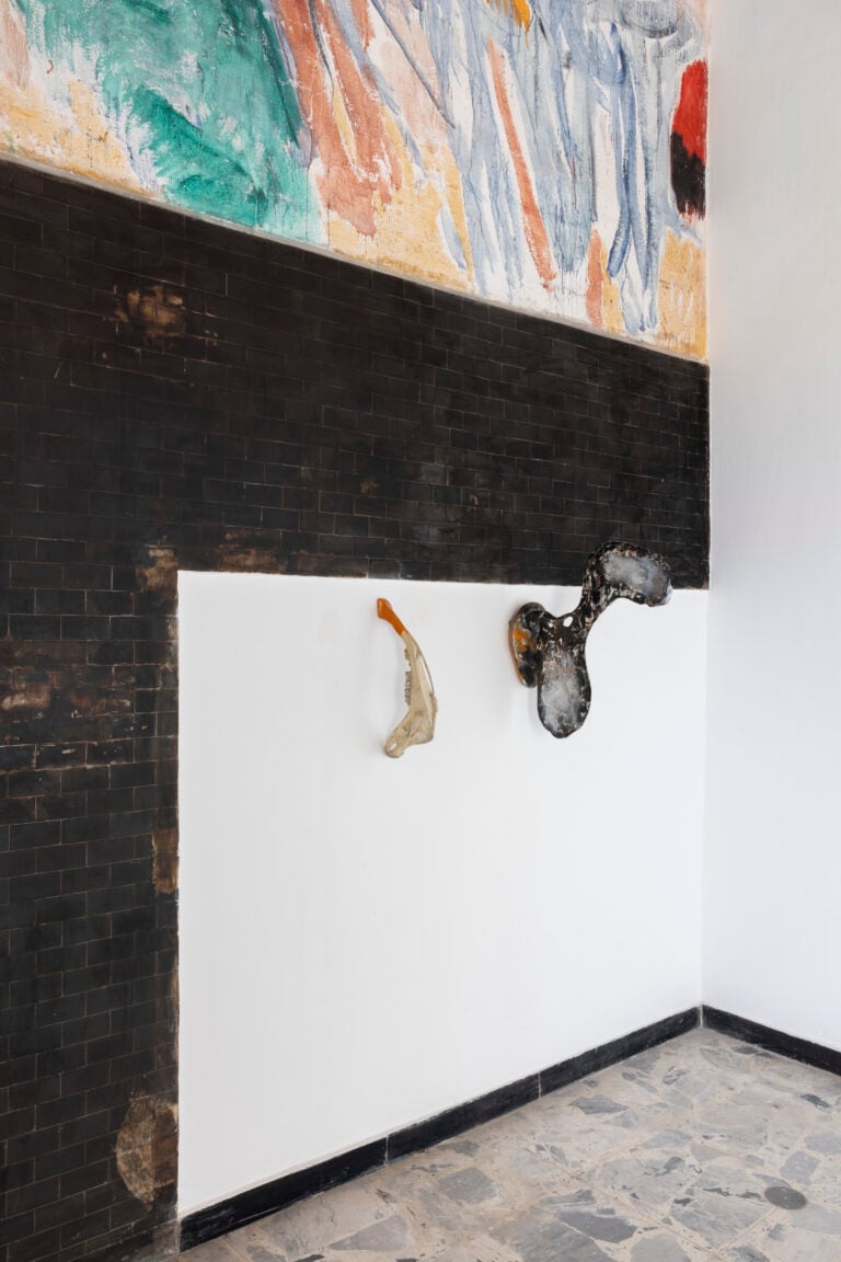 Installation view della mostra "Kotykeye" di Luca Trevisani alla Casa Museo Jorn. Ph: Andrea Rossetti