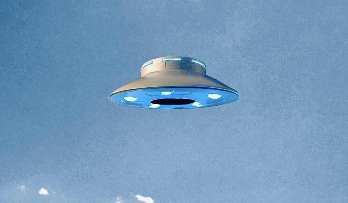 https://www.artribune.com/wp-content/uploads/2026/07/lufo-della-serie-tv-the-invadersdett.jpg