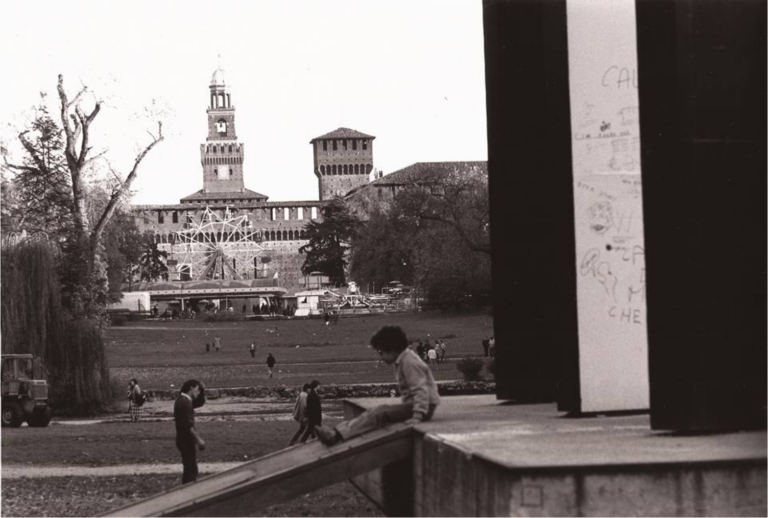 Quella volta che un’opera di Burri fu smantellata (e i cittadini di Milano decisero di ricostruirla) 
