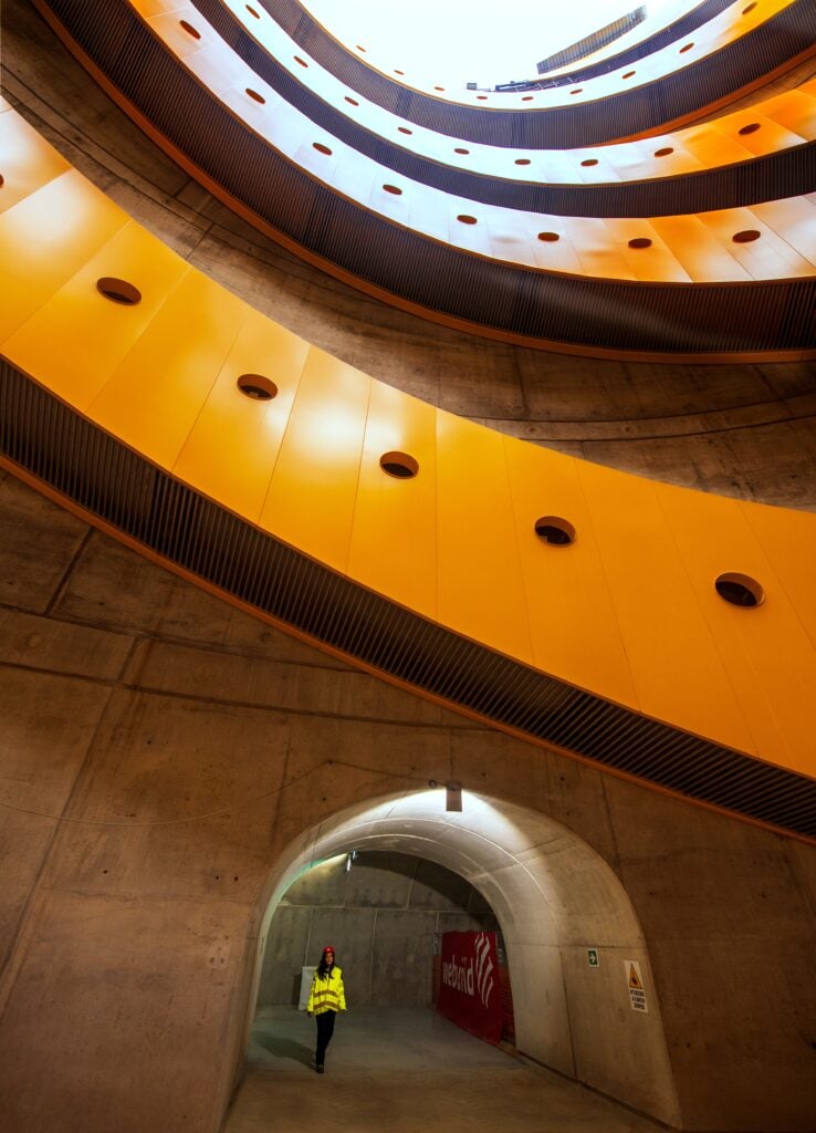 Storia della nuovissima stazione metro di Capodichino a Napoli del grande studio di architettura RSHP