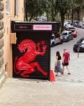 A Perugia &egrave; scoppiata una polemica politica per un murale disegnato su un&rsquo;edicola. L'intervista