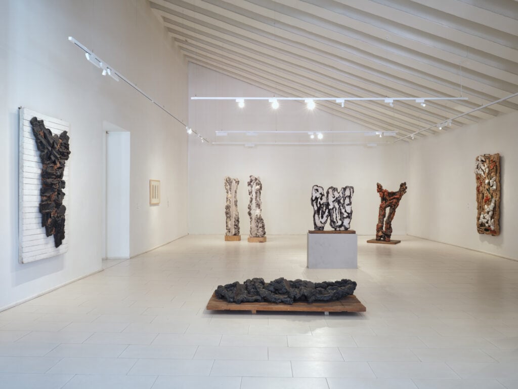 Spoleto città basilare per l’arte contemporanea italiana. Il nuovo allestimento di Palazzo Collicola lo certifica