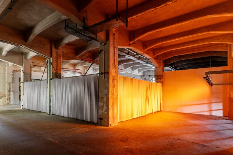 Paper/Cosmic Breeze di Gianni Pettena al MOTEL di Manifattura Tabacchi. Ph: Leonardo Morfini