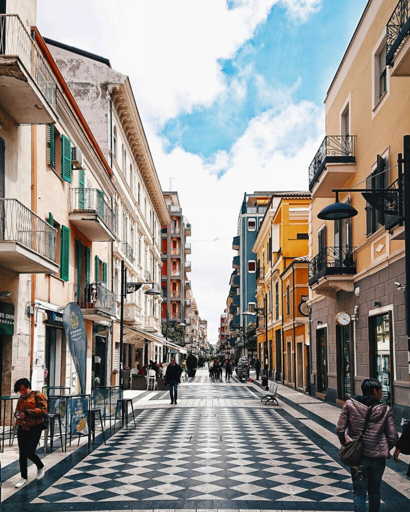 Pescara. Foto di Dan V su Unsplash