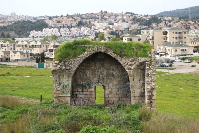 Qira village